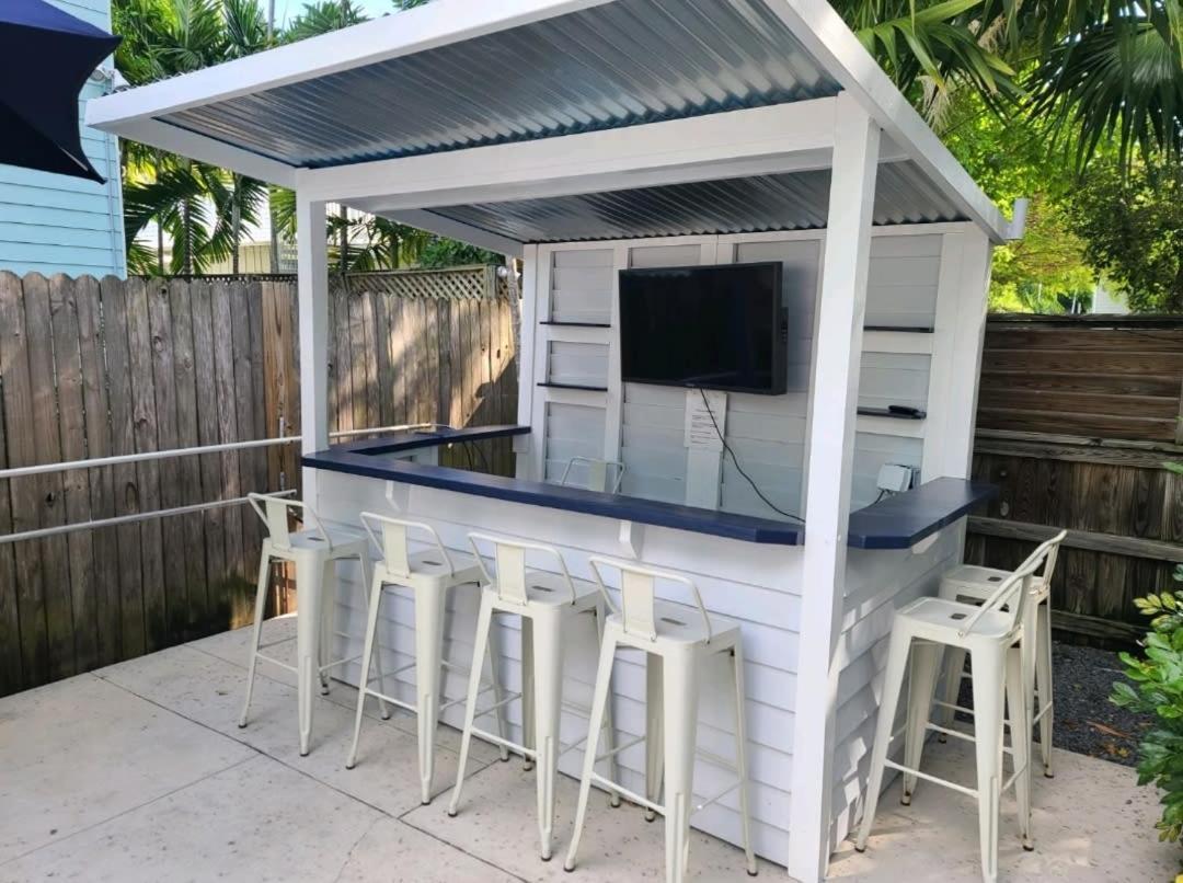 Duval Street Suite With Pool Key West Eksteriør bilde